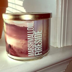 Bath and body works 3 wick candle